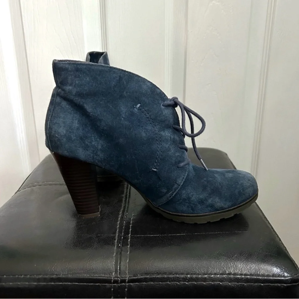 White Mountain Blue Suede Leather Ankle Tie-up Boots 71/2